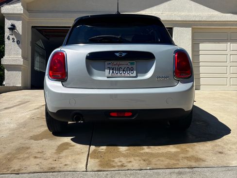 Used 2017 MINI Cooper 4-Door Hardtop FWD image 5