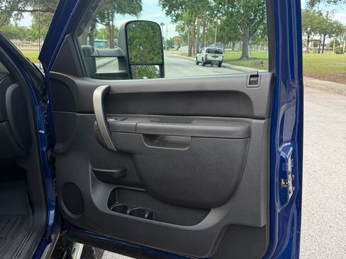 Used 2013 Chevrolet Silverado 2500 LT w/ Interior Plus Package AWD/4WD image 9