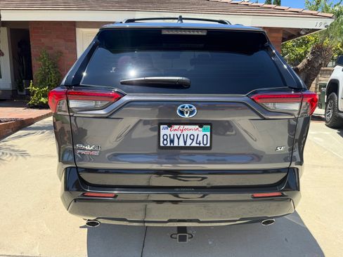 Used 2021 Toyota RAV4 SE w/ Weather & Moonroof Package AWD/4WD image 9