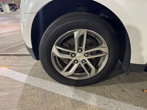 Used 2016 Chevrolet Equinox LTZ w/ Enhanced Convenience Package image 19