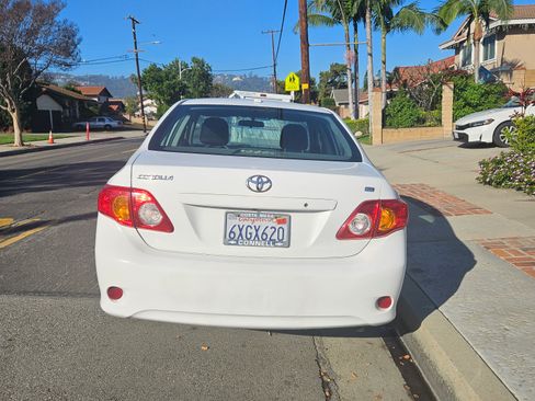 Used 2010 Toyota Corolla LE image 4