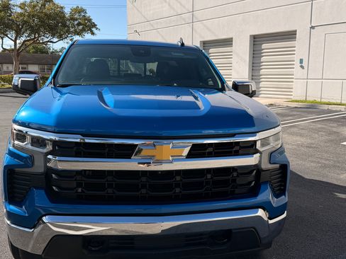 Used 2023 Chevrolet Silverado 1500 LT w/ Safety Package image 9
