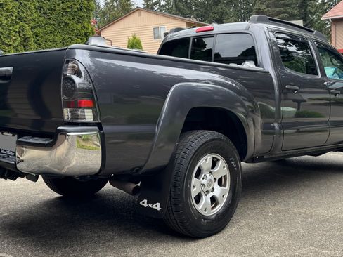 Used 2012 Toyota Tacoma 4x4 Double Cab w/ SR5 Pkg image 4
