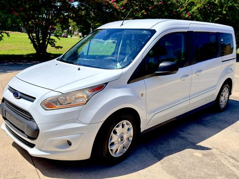 Used 2016 Ford Transit Connect XLT FWD image 2