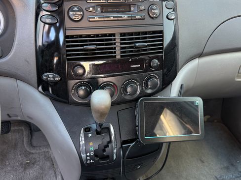 Used 2004 Toyota Sienna LE FWD image 15