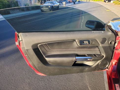 Used 2019 Ford Mustang Premium image 12