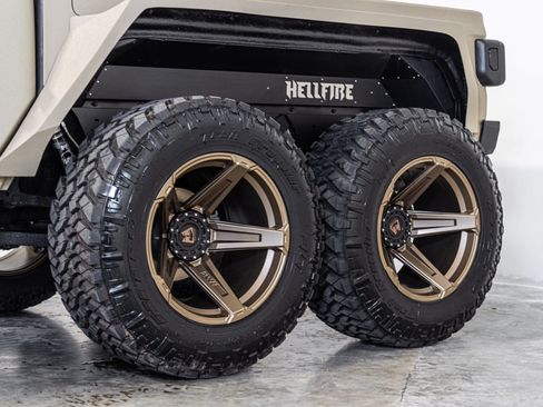 Used 2023 Jeep Gladiator Sport image 8