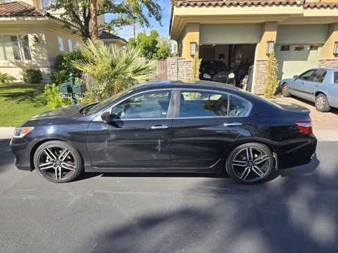 Used 2017 Honda Accord Sport image 8
