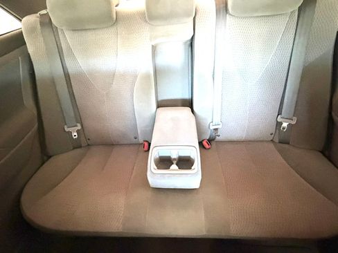 Used 2010 Toyota Camry LE FWD image 14