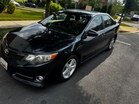 Used 2014 Toyota Camry SE FWD image 5