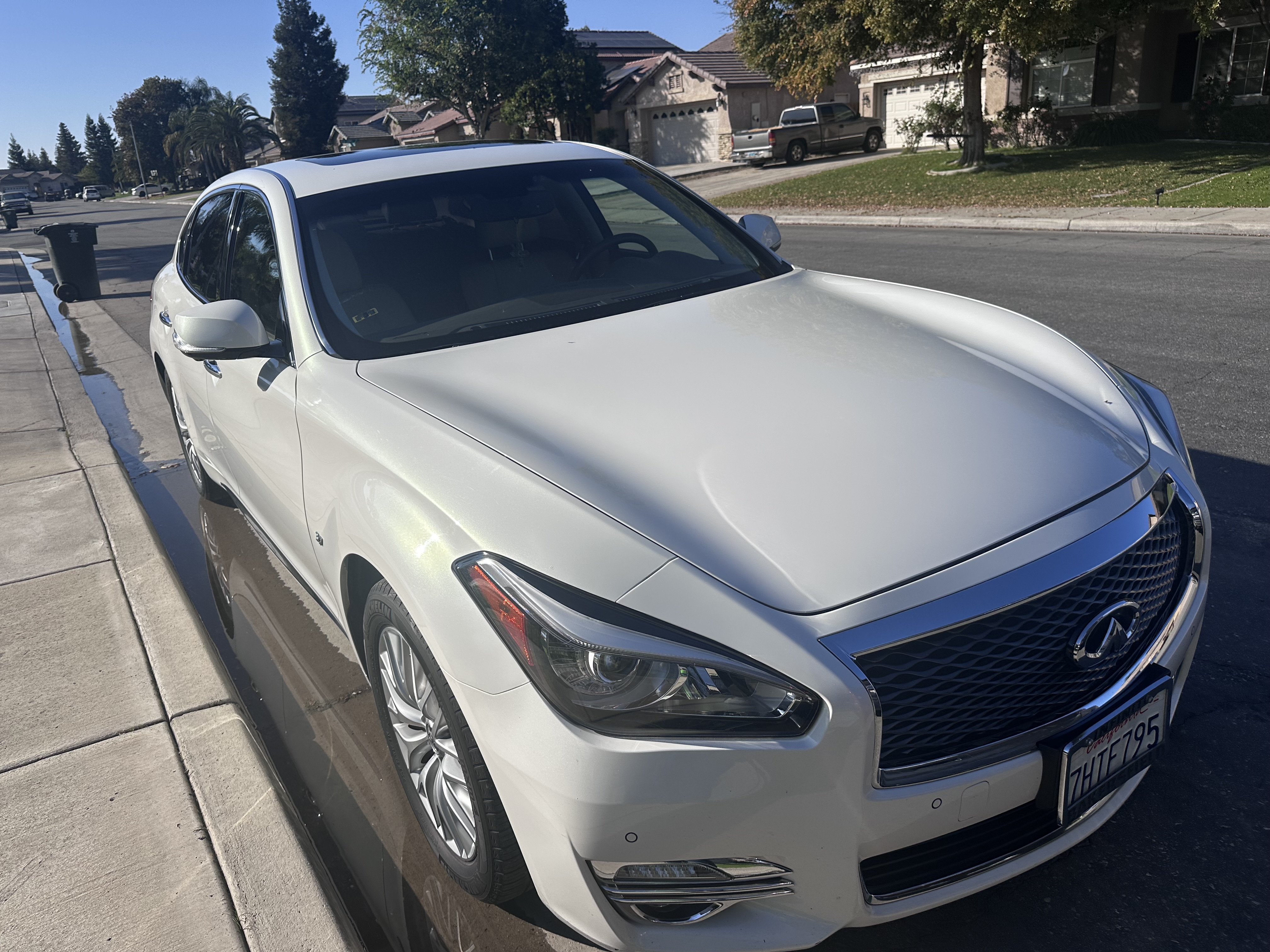 Used 2015 INFINITI Q70 L 3.7 w/ Technology Package RWD image 9