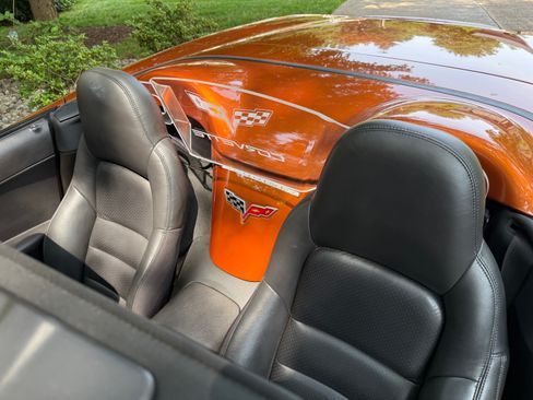 Used 2007 Chevrolet Corvette Convertible w/ Preferred Equipment Group image 2