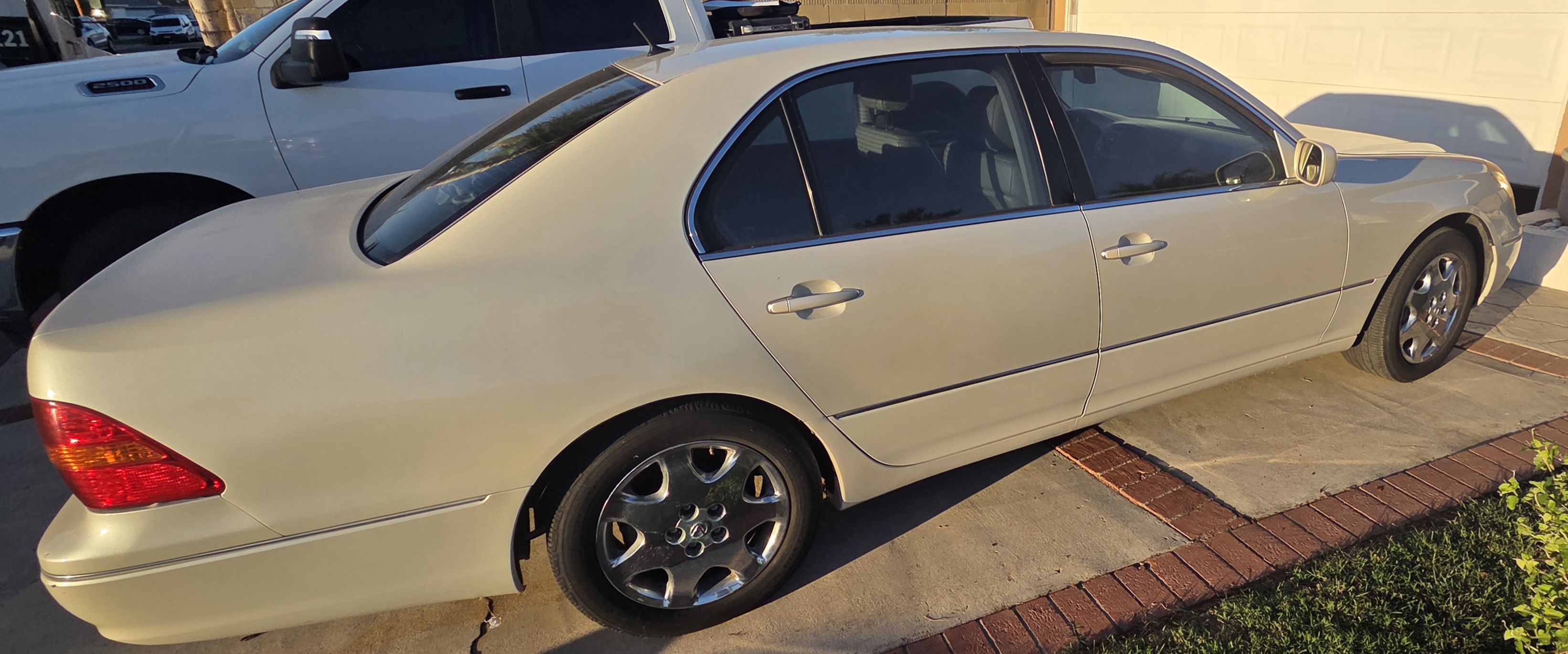 Used 2003 Lexus LS 430 RWD image 1