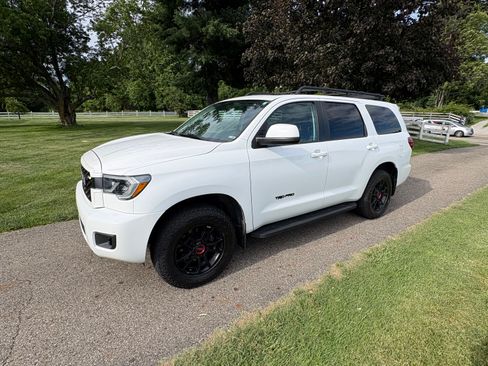 Used 2020 Toyota Sequoia TRD Pro AWD/4WD image 5