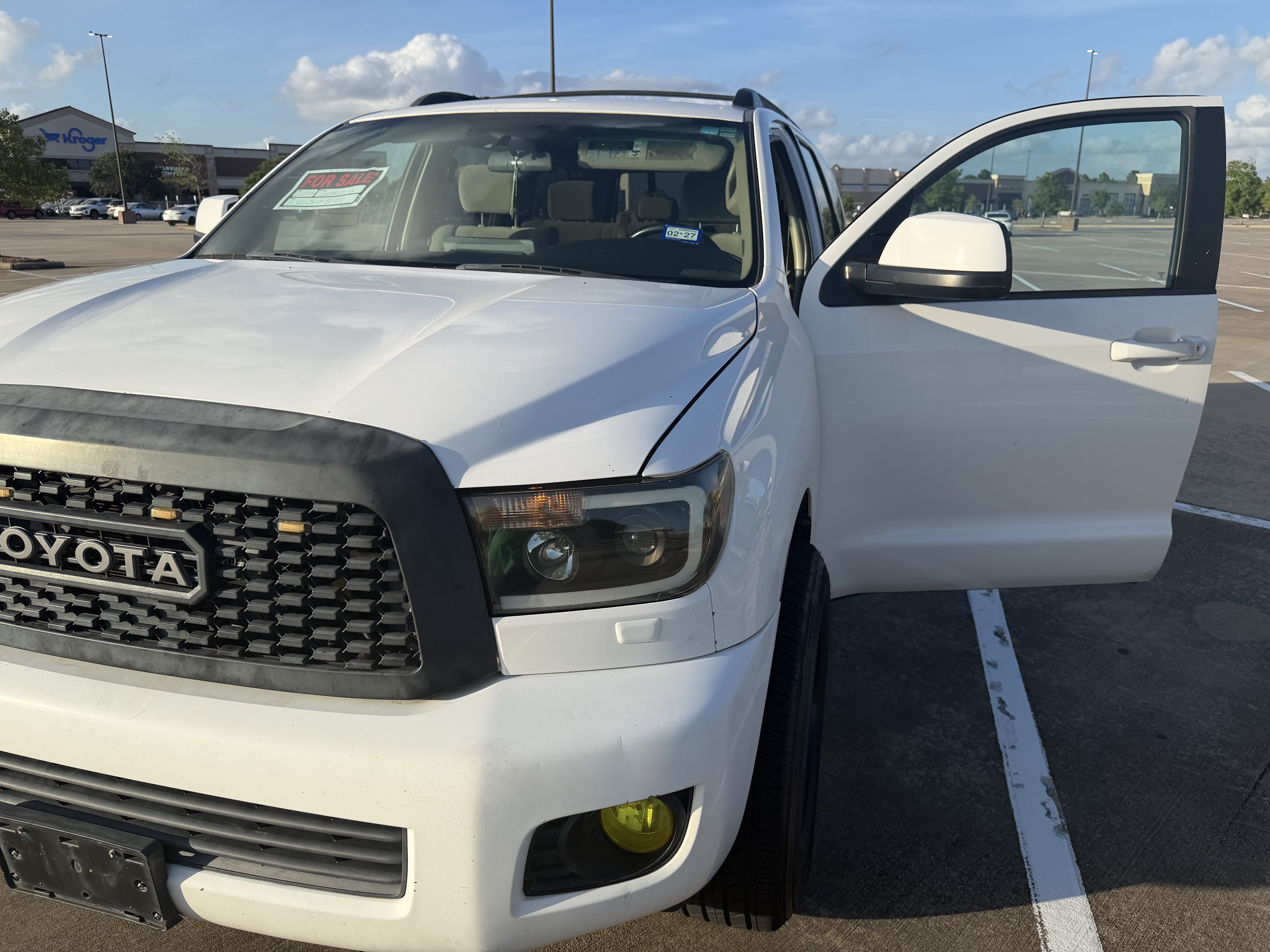 Used 2014 Toyota Sequoia SR5 RWD image 5