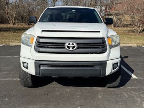 Used 2014 Toyota Tundra SR5 image 10