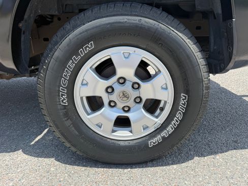 Used 2006 Toyota Tacoma PreRunner RWD image 17