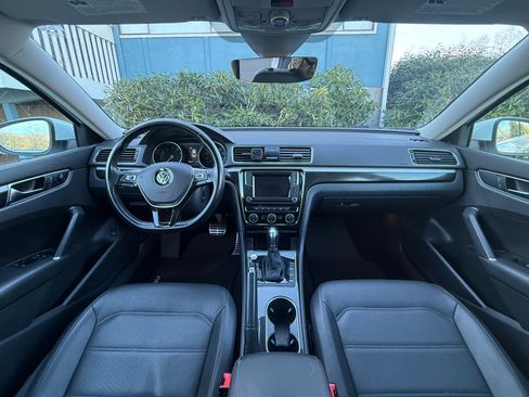 Used 2019 Volkswagen Passat 2.0T SE R-Line image 13