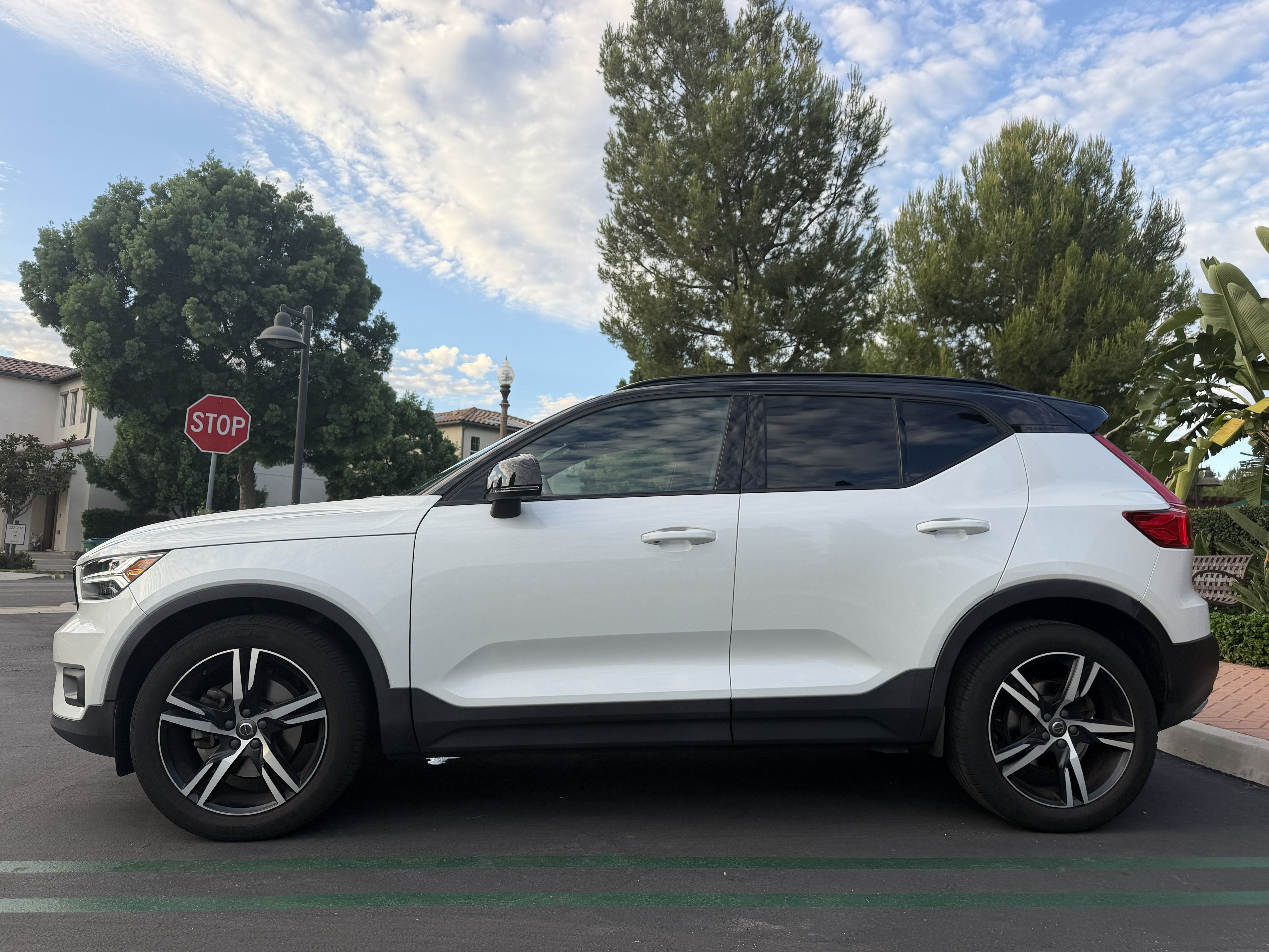 Used 2020 Volvo XC40 T5 R-Design AWD/4WD image 6