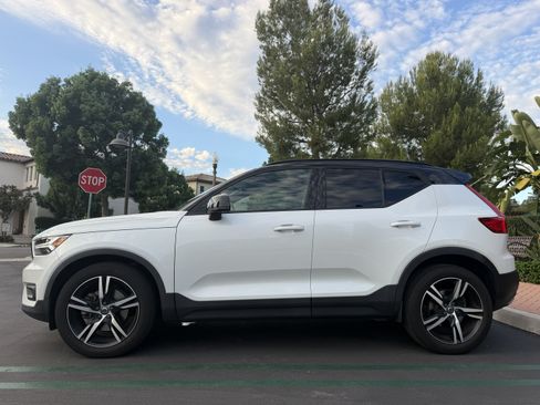 Used 2020 Volvo XC40 T5 R-Design AWD/4WD image 6