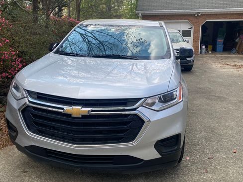 Used 2019 Chevrolet Traverse LS image 4