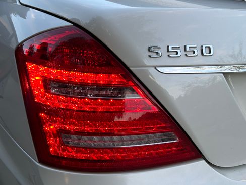 Used 2011 Mercedes-Benz S 550 image 15