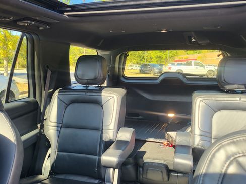 Used 2023 Lincoln Navigator Reserve image 15