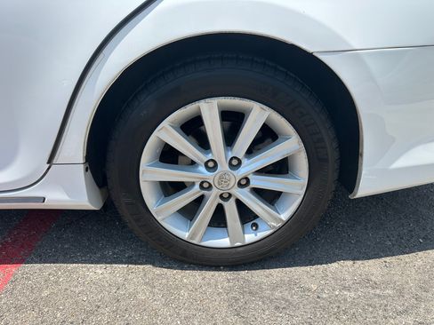 Used 2012 Toyota Camry XLE FWD image 14