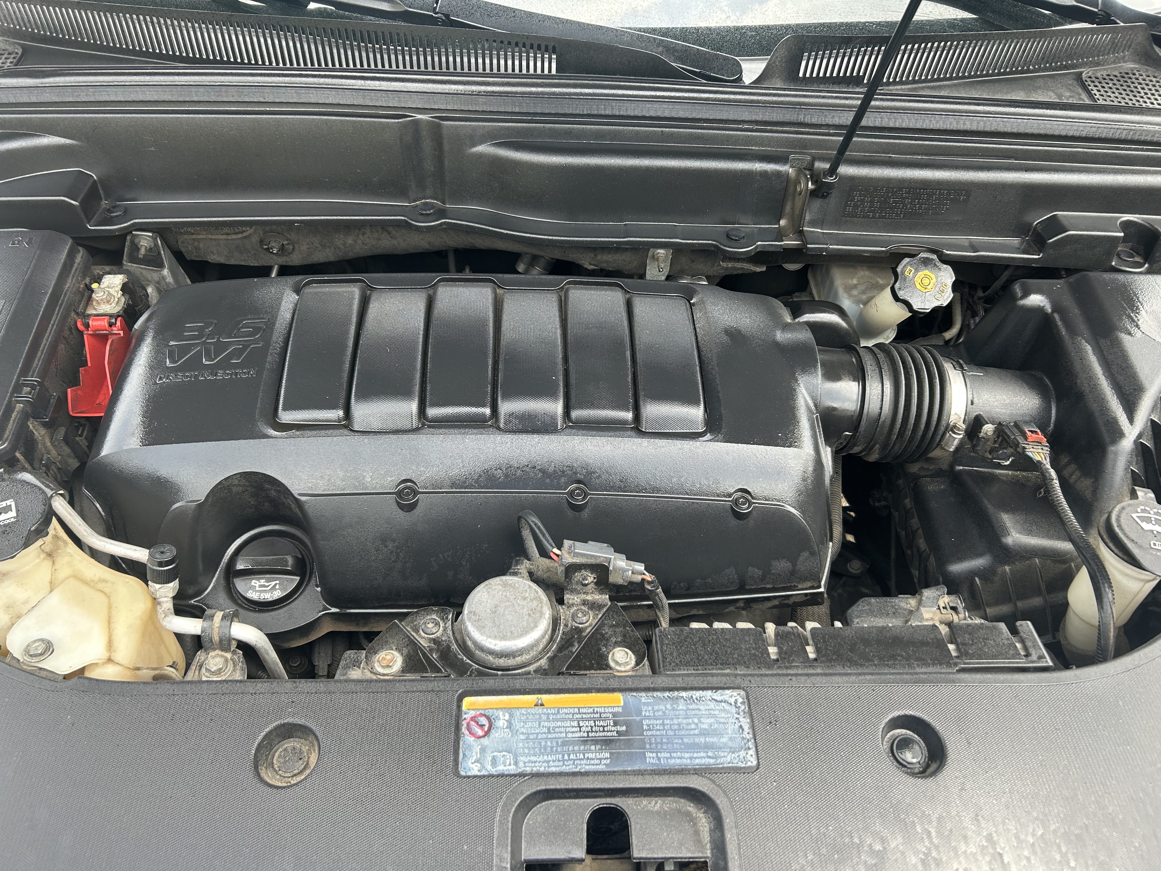 Used 2012 GMC Acadia SLE FWD image 18