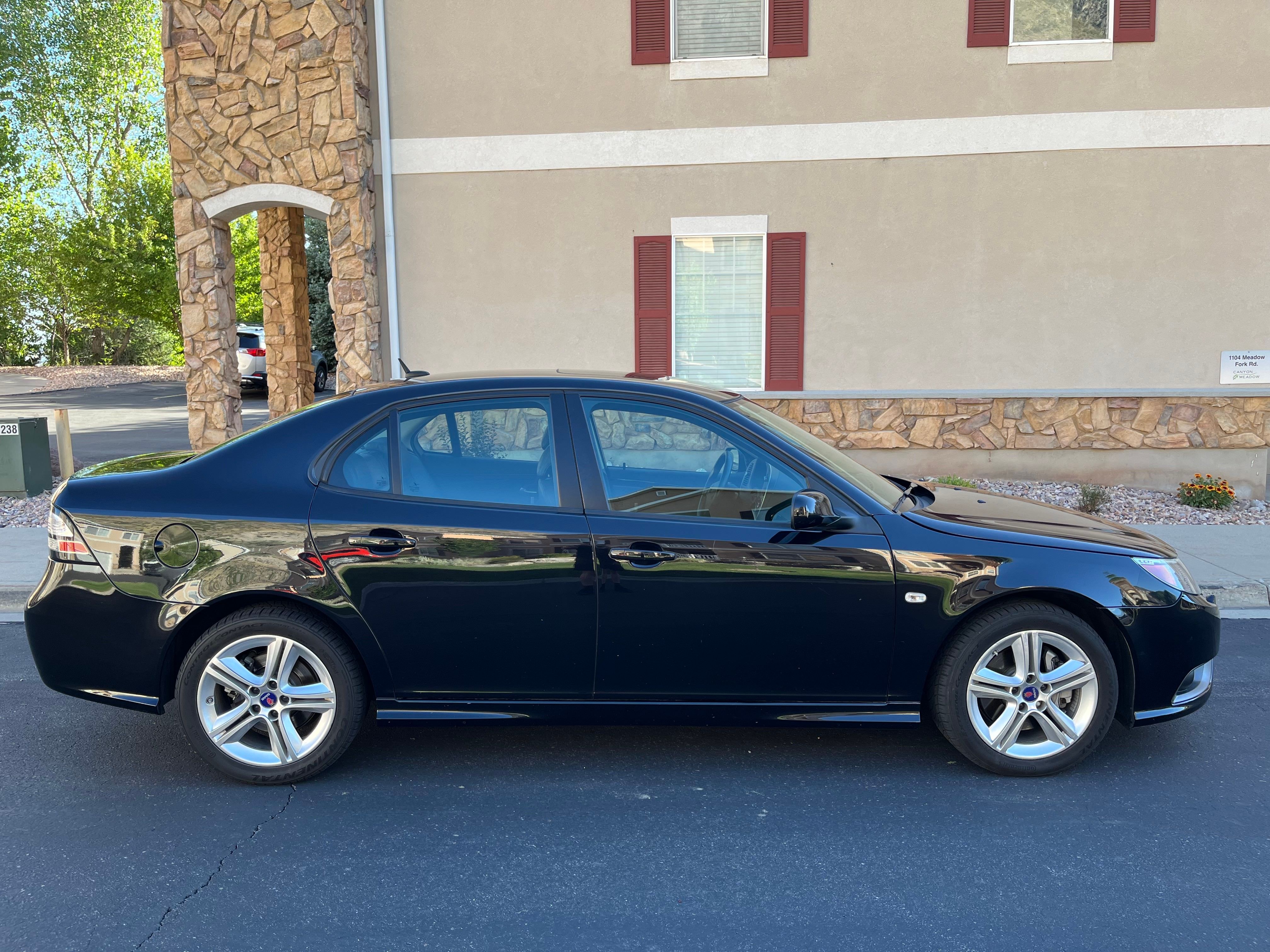 Used 2010 Saab 9-3 Aero w/ Aero Premium Package AWD/4WD image 9