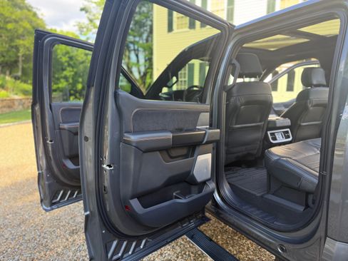 Used 2024 Ford F250 Platinum AWD/4WD image 17