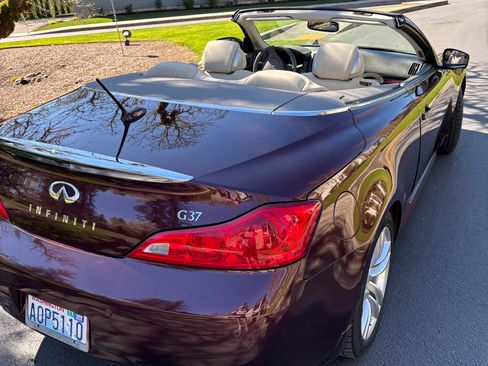 Used 2010 INFINITI G37 Sport w/ Premium Pkg image 10