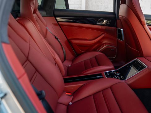 Used 2017 Porsche Panamera Turbo image 21