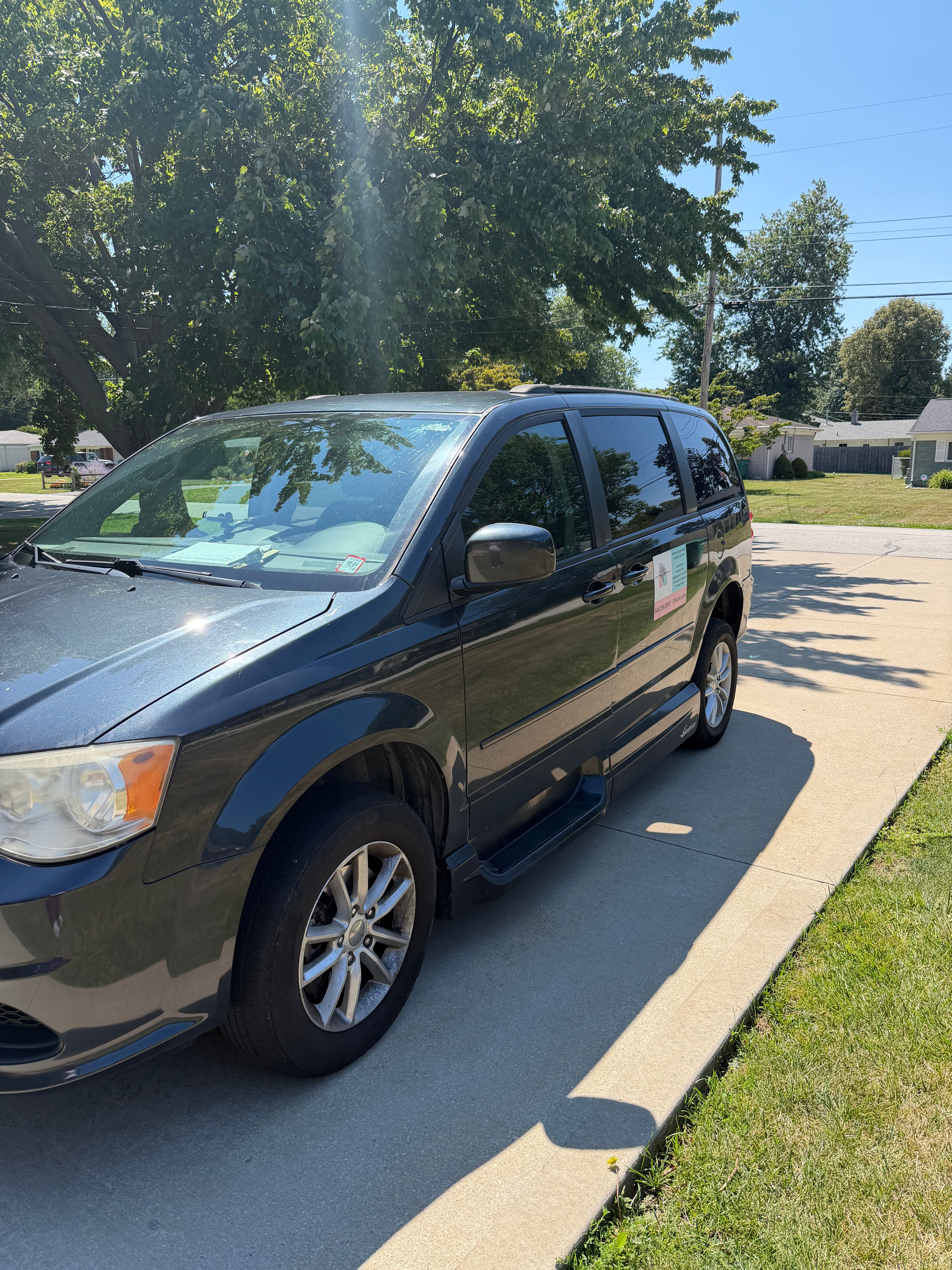 Used 2014 Dodge Grand Caravan SXT FWD image 9