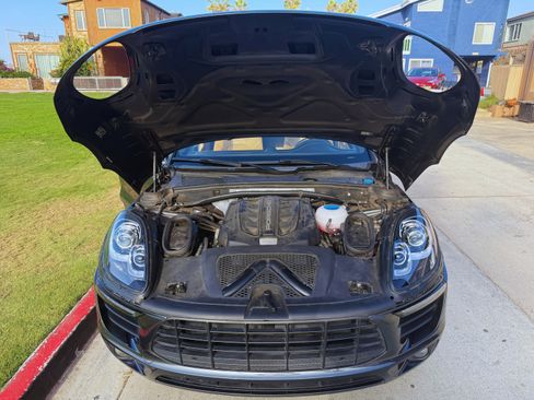 Used 2018 Porsche Macan S image 17