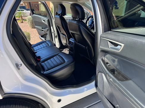 Used 2019 Ford Edge SEL w/ Equipment Group 201A image 10