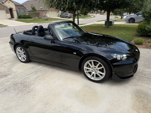 Used 2006 Honda S2000 image 2