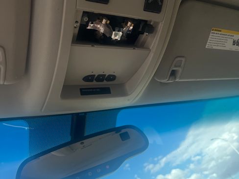 Used 2008 Chevrolet Suburban LT image 9