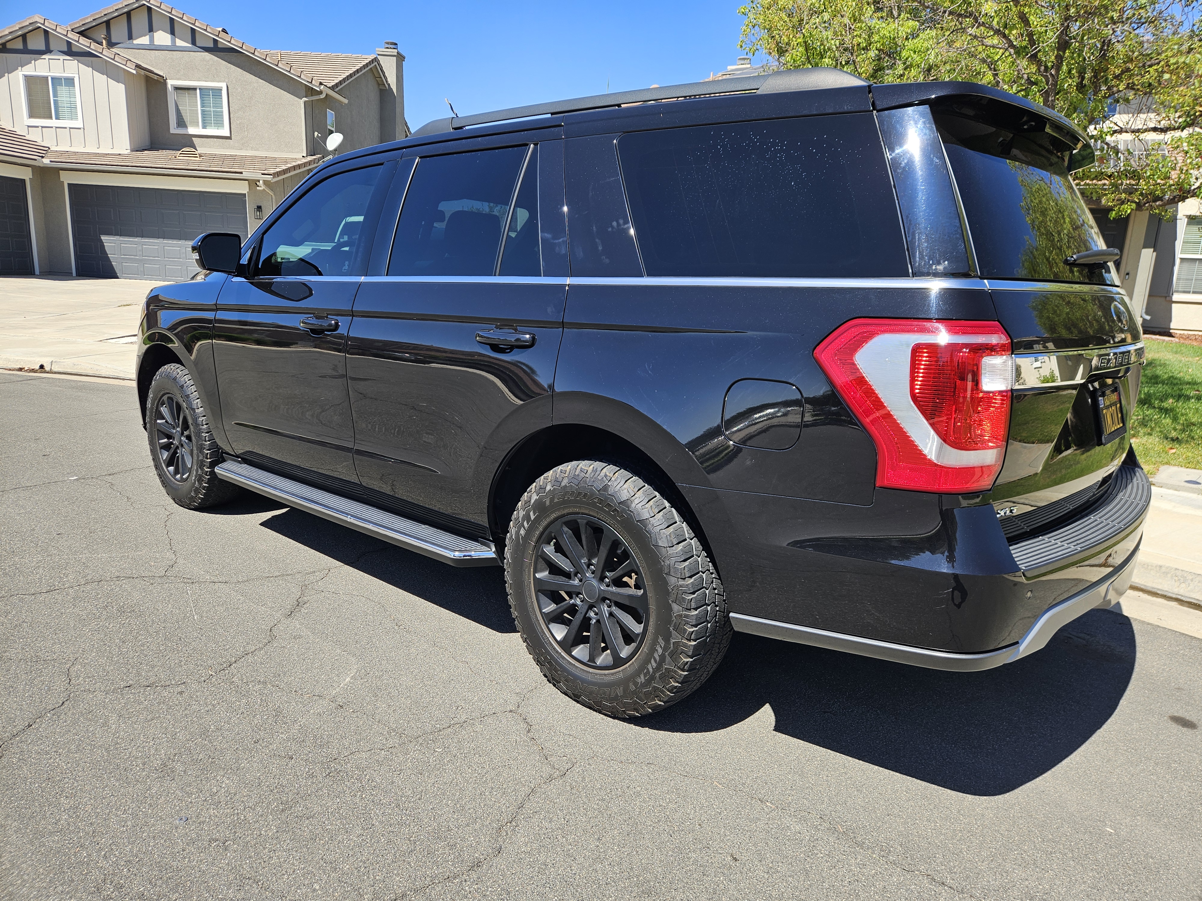 Used 2019 Ford Expedition XLT w/ Equipment Group 202A RWD image 5
