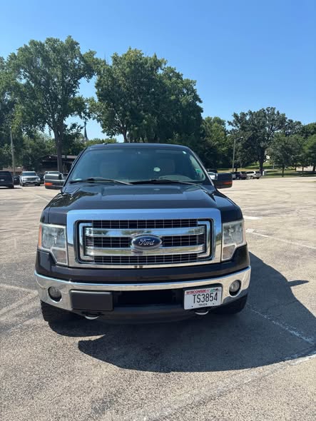 Used 2013 Ford F150 XLT w/ Luxury Equipment Group AWD/4WD image 2