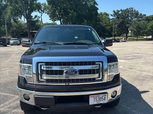Used 2013 Ford F150 XLT w/ Luxury Equipment Group AWD/4WD image 2