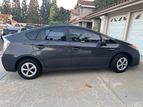 Used 2015 Toyota Prius Two image 6