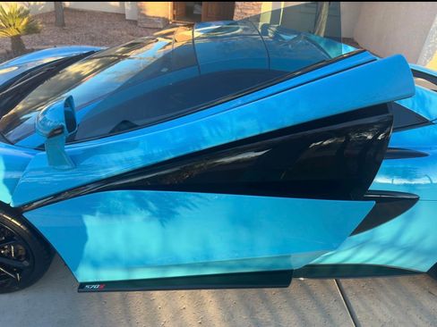 Used 2020 McLaren 570S Spider image 14