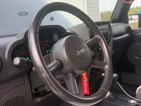 Used 2007 Jeep Wrangler Unlimited X image 11