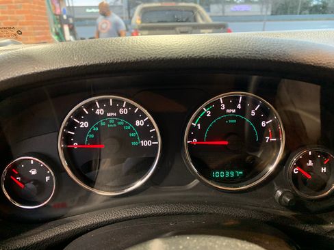 Used 2018 Jeep Wrangler Unlimited Sport S image 8