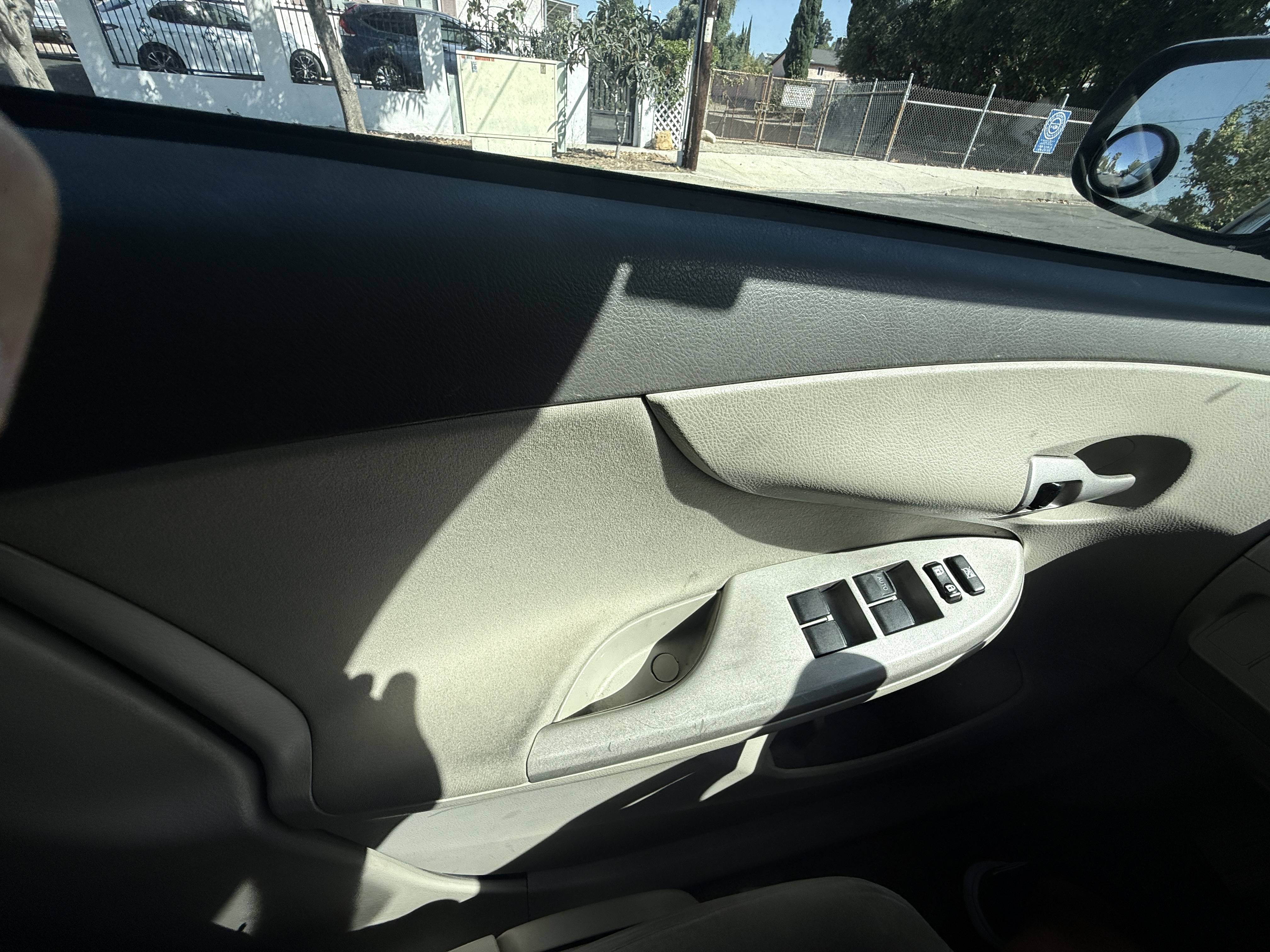 Used 2010 Toyota Corolla FWD image 4