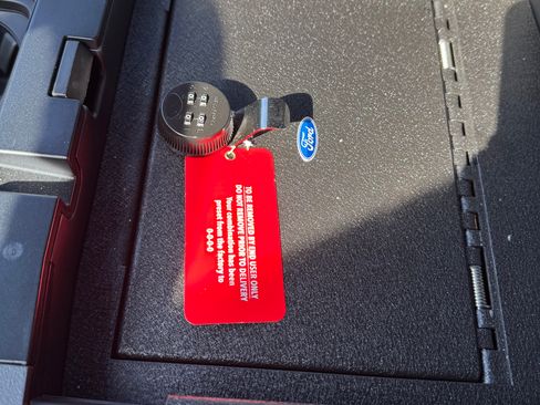 Used 2023 Ford F350 Platinum image 14