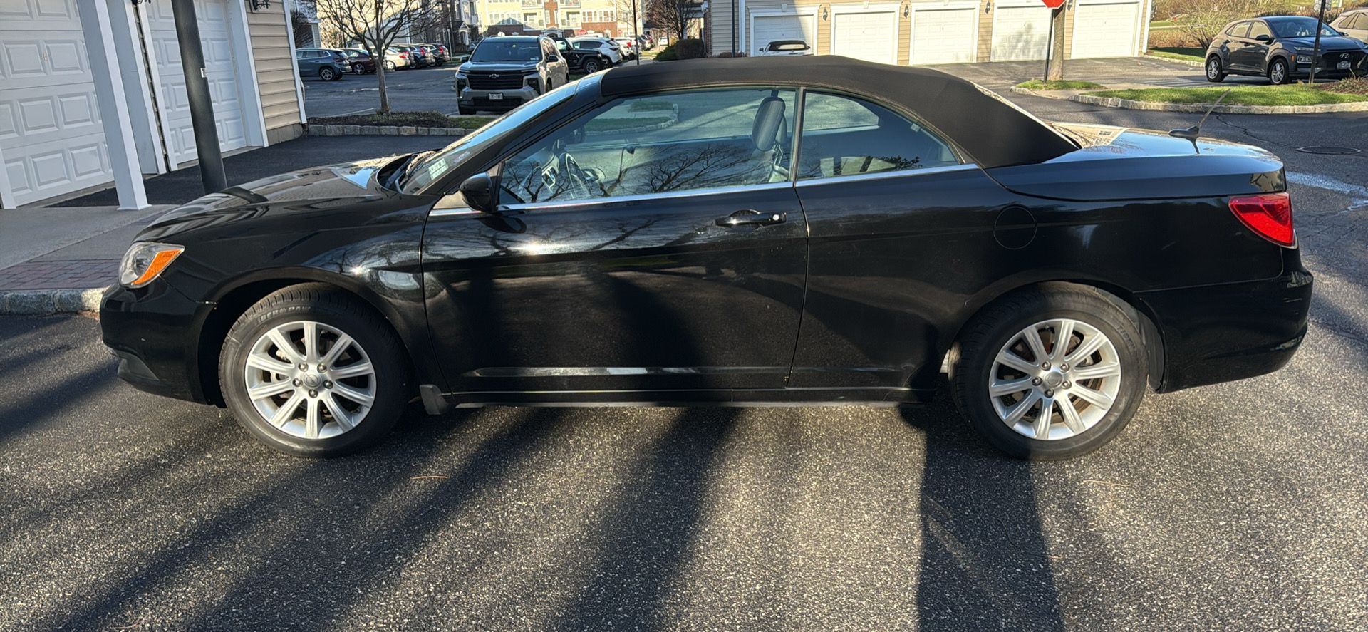 Used 2013 Chrysler 200 Touring FWD image 2