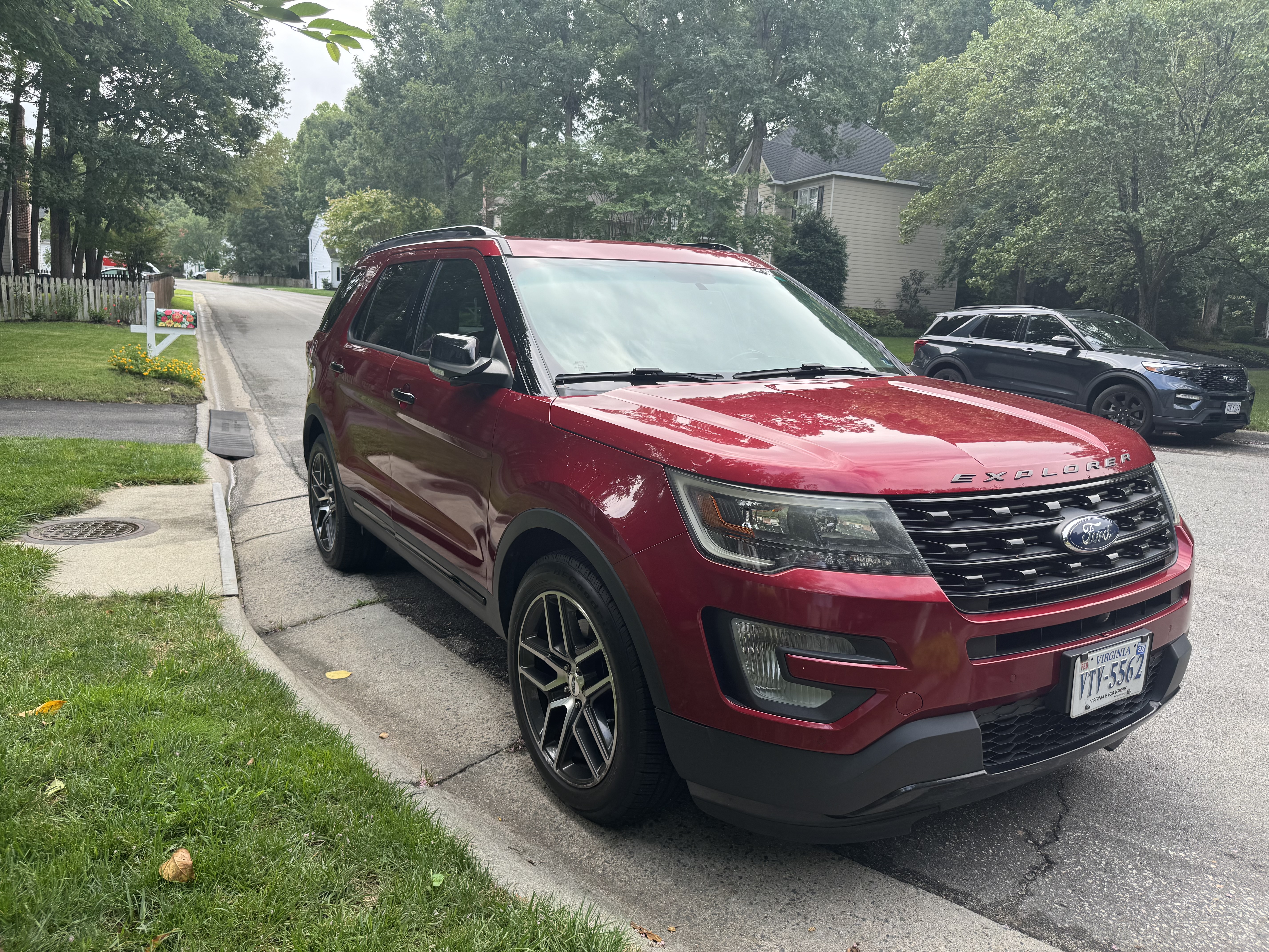 Used 2016 Ford Explorer Sport w/ Equipment Group 401A AWD/4WD image 8
