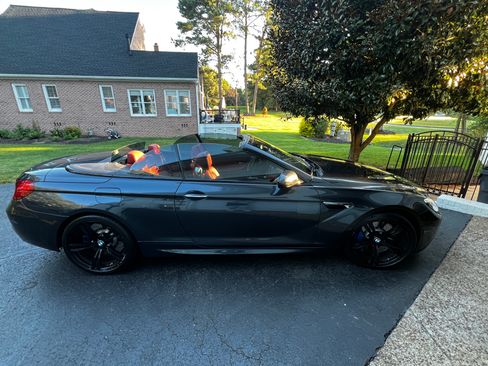 Used 2016 BMW M6 Convertible image 1